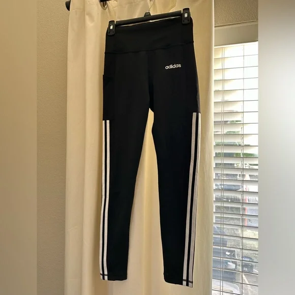 athletic pants - Picture 1 of 3